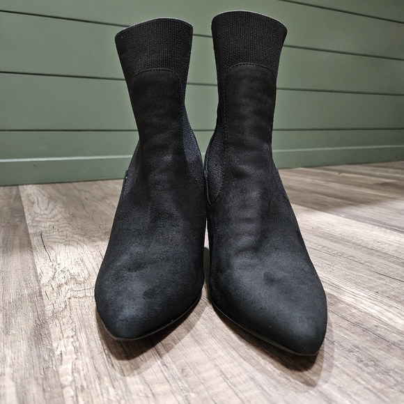 Steve Madden Suede Leather Heeled Black Sock Booties - Picture 2 of 6